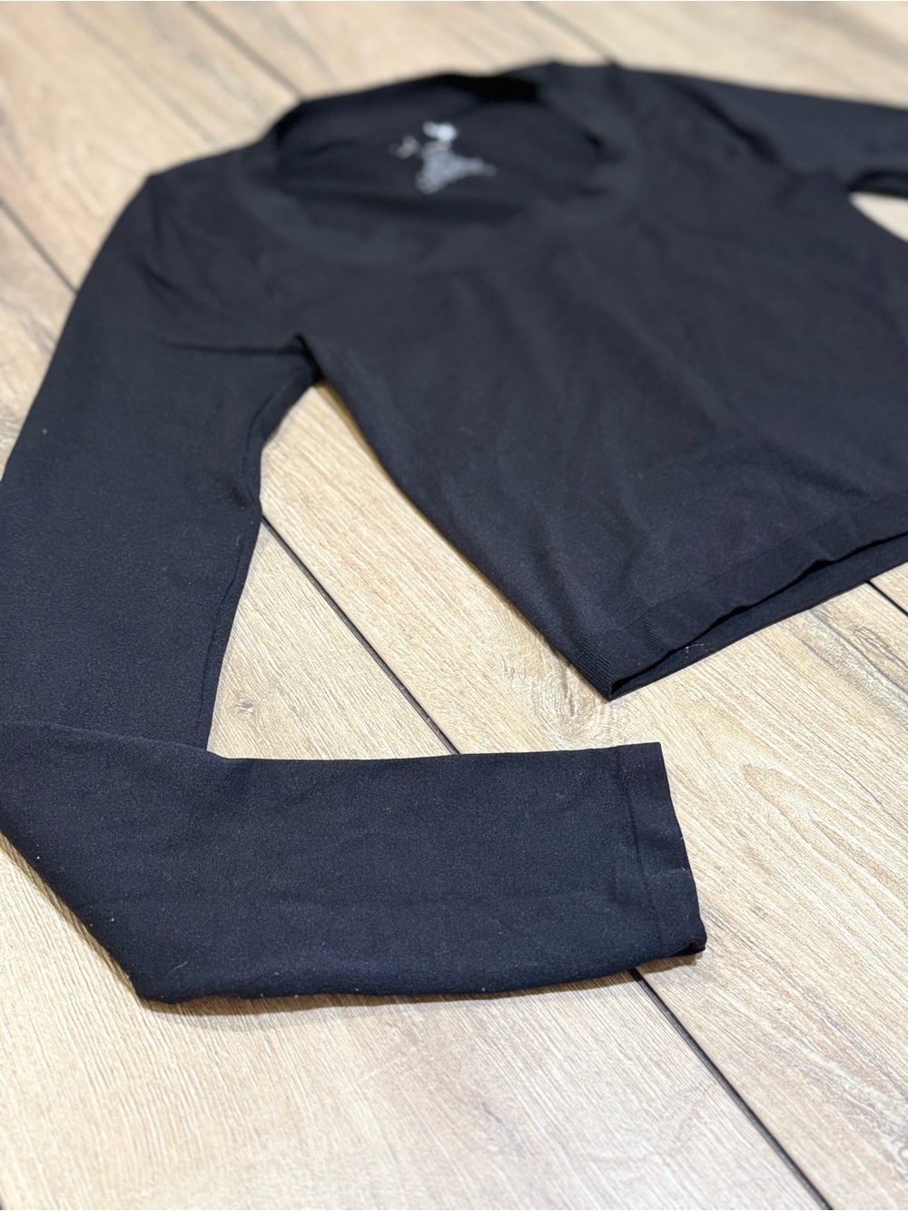 Free People Black Long Sleeve Crop Top Stretch Seamless Fitted Size M/L - Picture 4 of 11